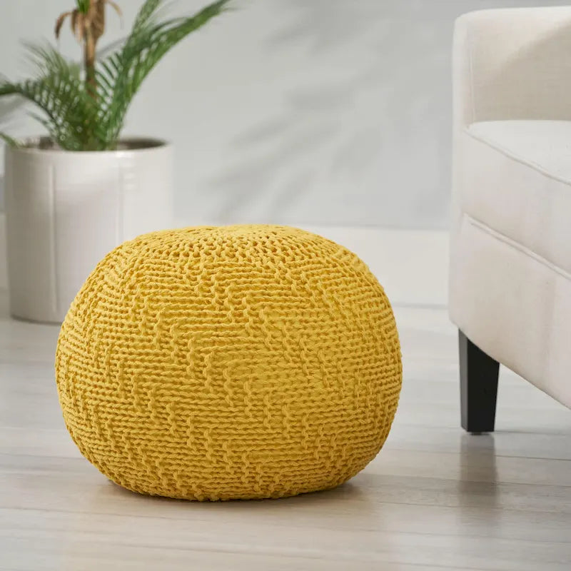Pouf in cotone lavorato a maglia