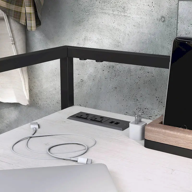 Industrieller 49-Inch-Computertisch aus Stahl mit USB-Anschlüssen