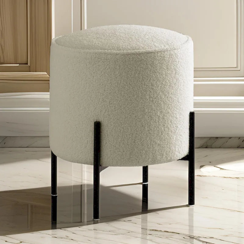 Pouf moderno in schiuma da 18 pollici, finta pelle di pecora beige, gambe in metallo nero opaco