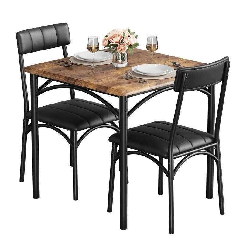 Set di tavolo e sedie da pranzo in legno