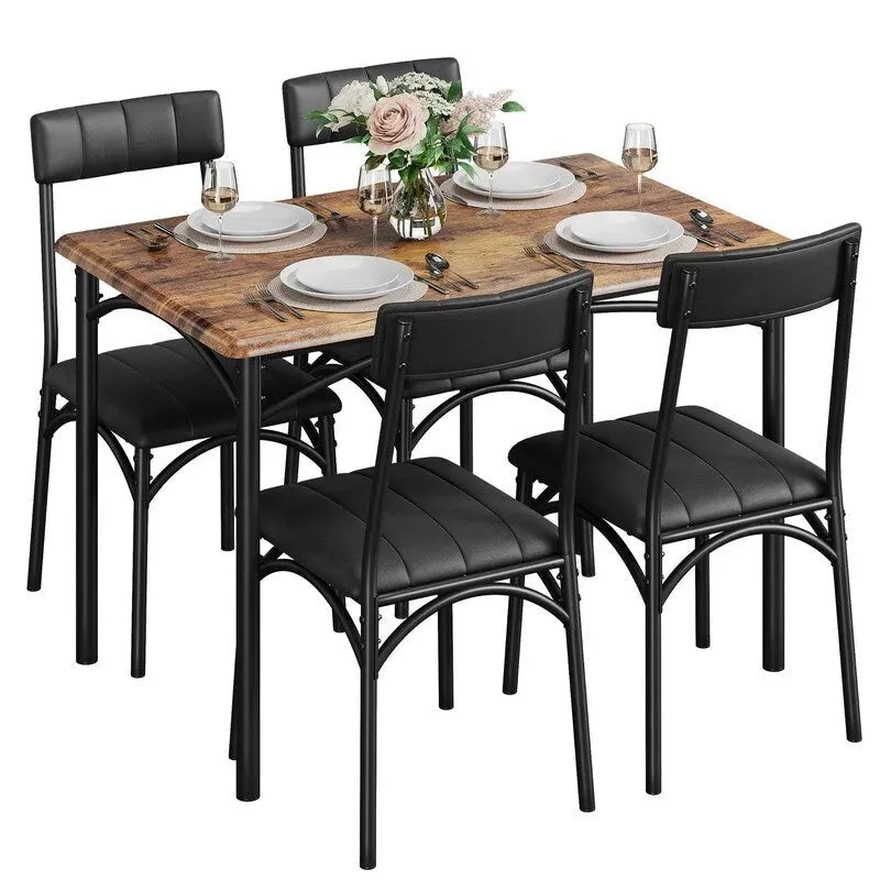 Set di tavolo e sedie da pranzo in legno